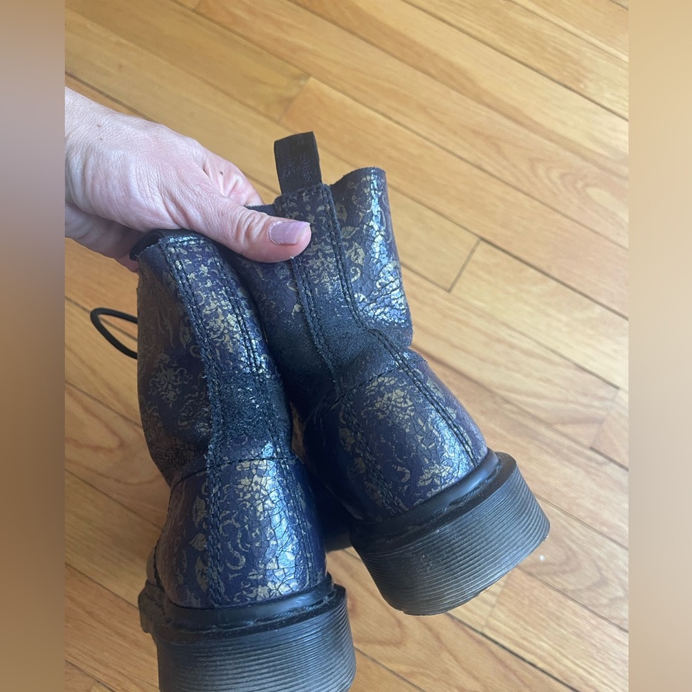 Beautiful Dr. Martens 1460 Gold Brocade Surya - Picture 5 of 13